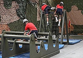 Schoolchildren from Alicante during a visit to the MOE facilities in Rabasa.