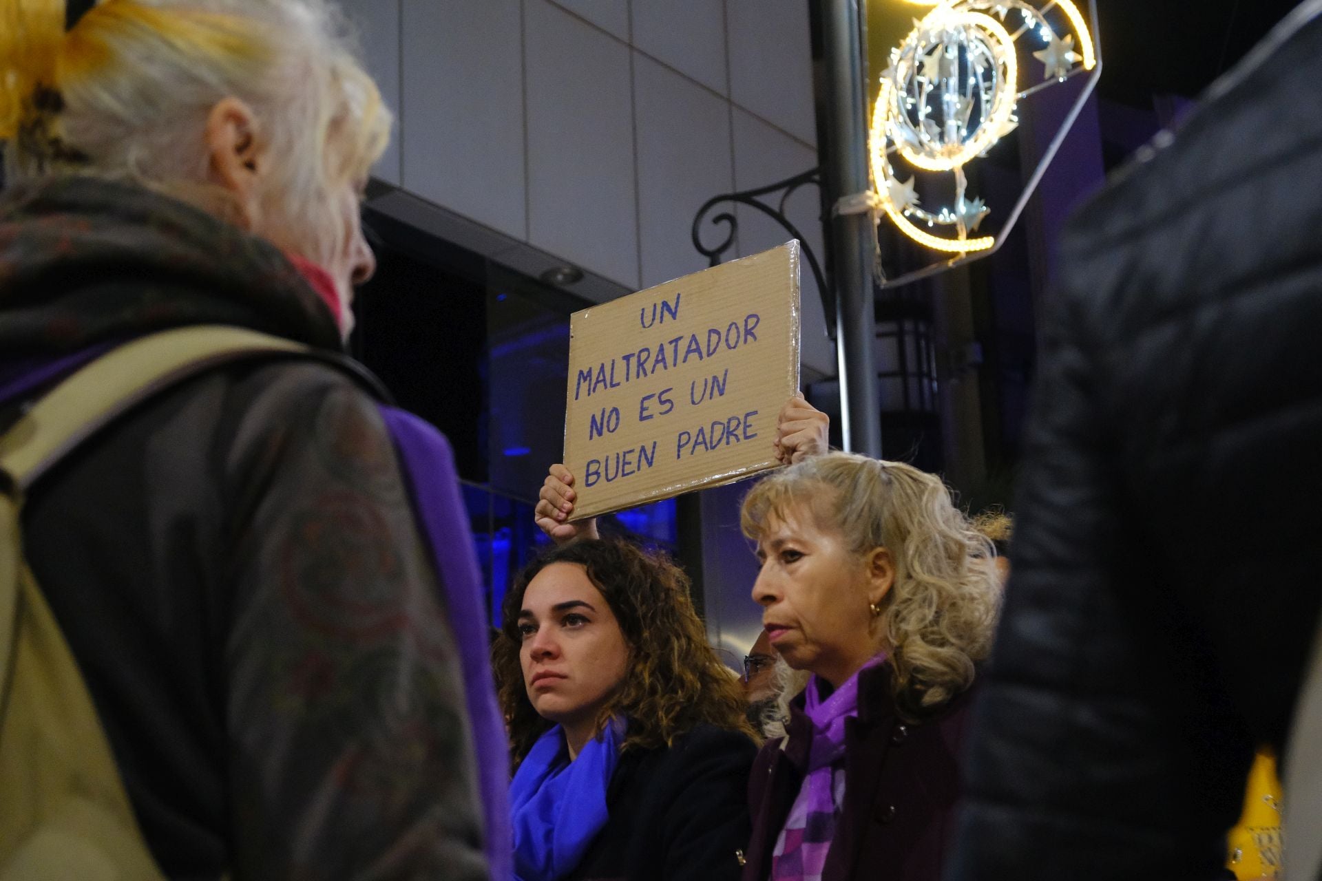 Alicante levanta la voz contra la violencia de género el 25N