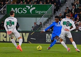 El Martínez Valero registró más de 31.000 espectadores en el encuentro entre el Elche CF y el Real Madrid.