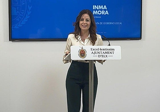 La portavoz municipal, Inma Mora, durante la presentación del proyecto del nuevo centro sociocultural de Jayton.