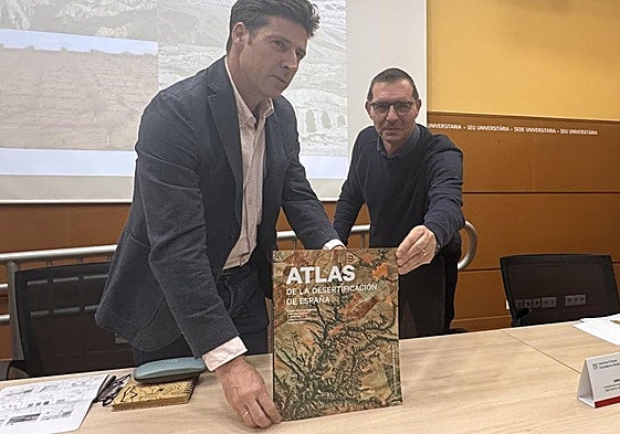Los coordinadores presentan el proyecto en la Sede Universitaria Ciudad de Alicante.