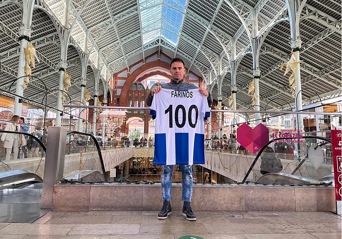 Javier Farinós, en su foto como embajador del centenario del Hércules.