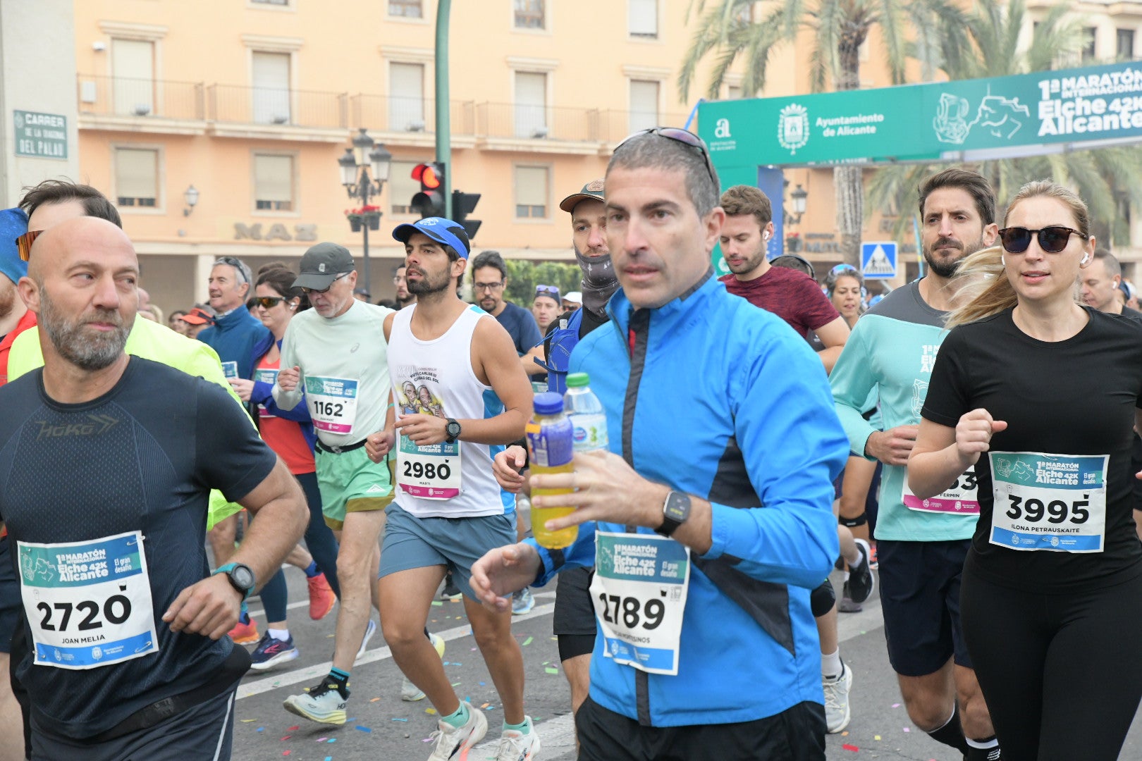 El éxito de la primera maratón Elche y Alicante augura futuras ediciones