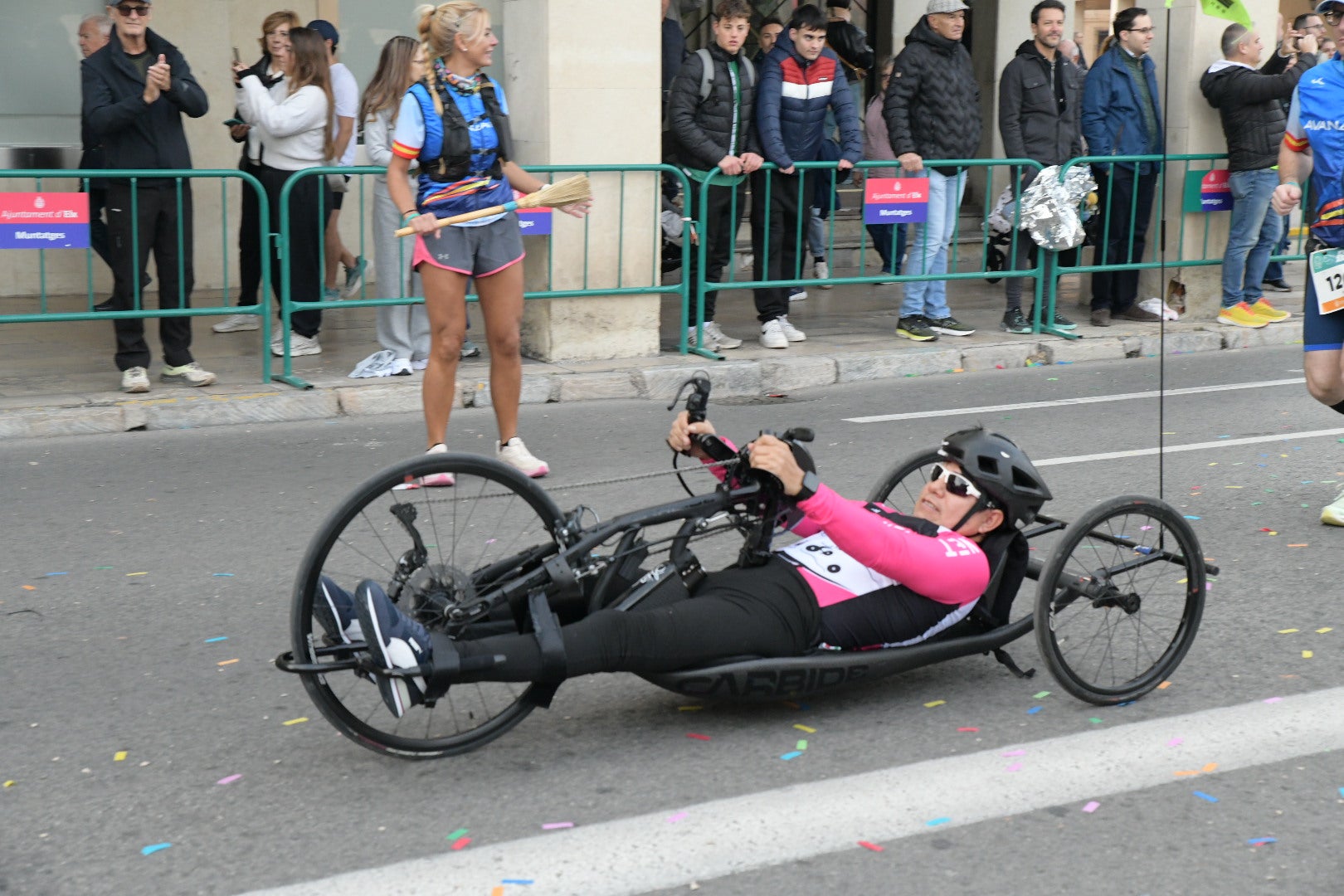 El éxito de la primera maratón Elche y Alicante augura futuras ediciones