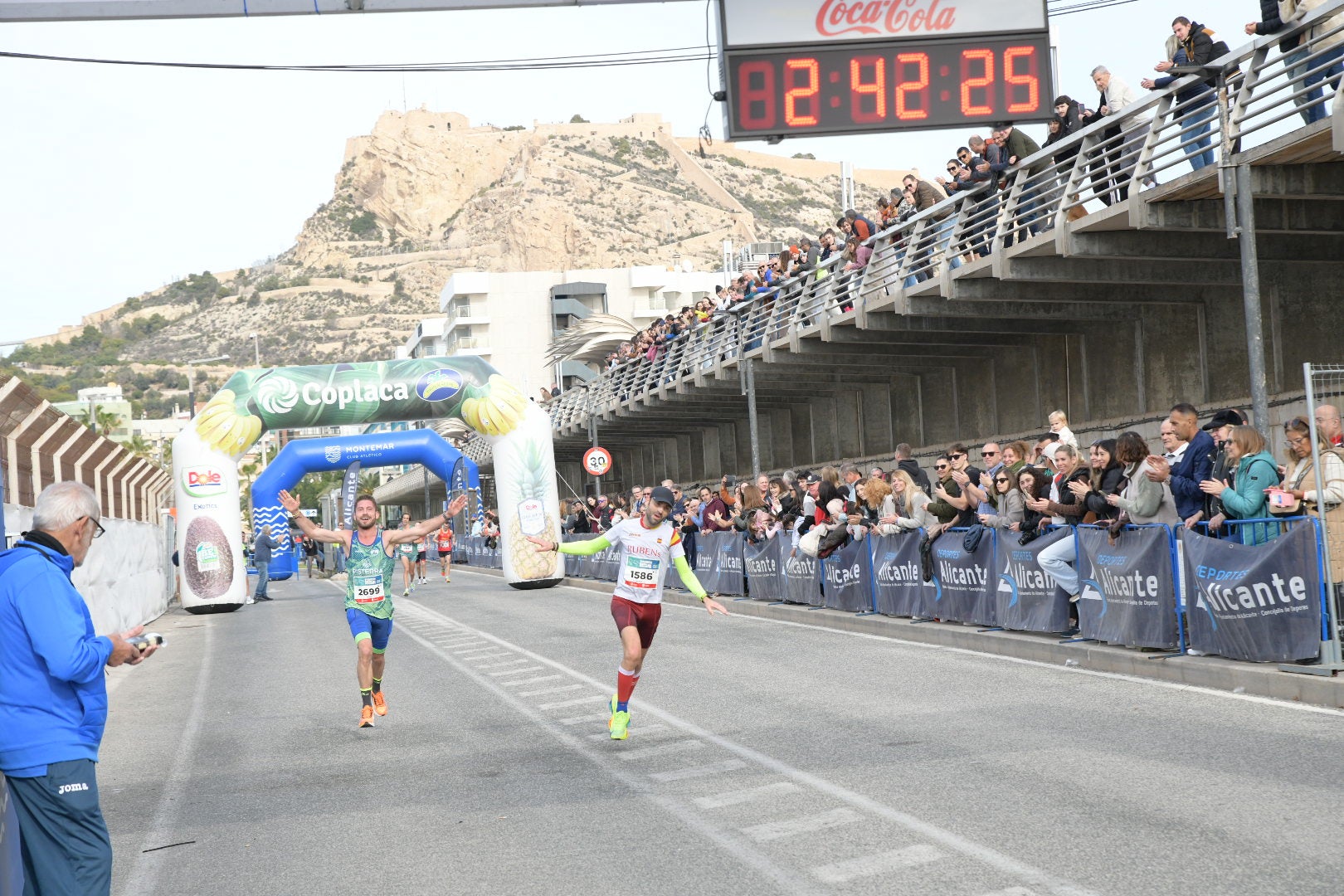 El éxito de la primera maratón Elche y Alicante augura futuras ediciones