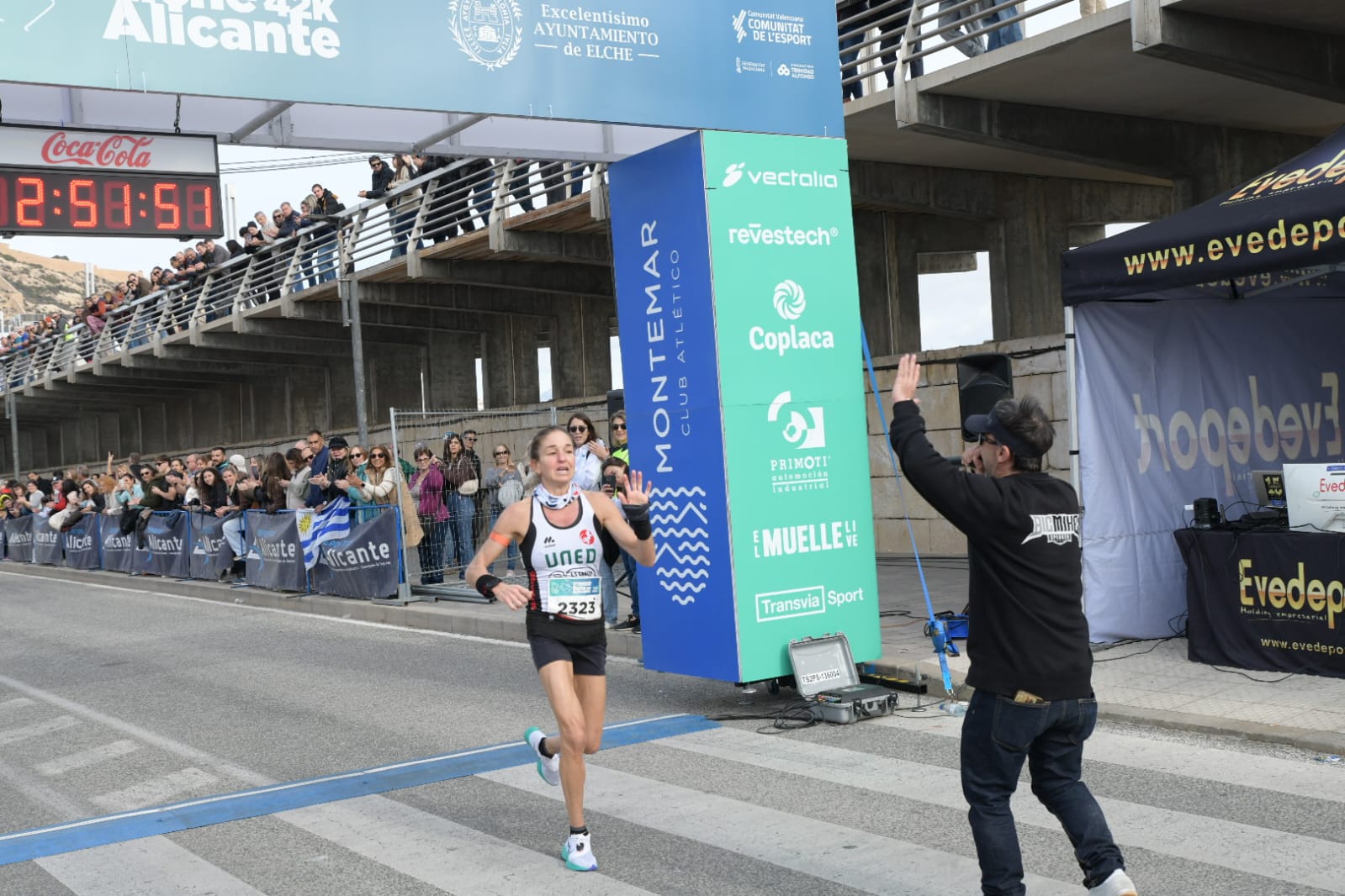 El éxito de la primera maratón Elche y Alicante augura futuras ediciones