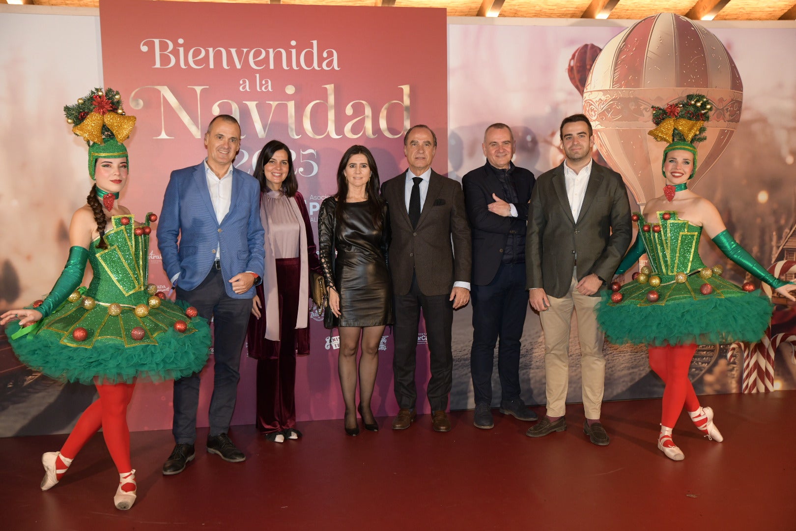 Cientos de asistentes dan la &#039;Bienvenida a la Navidad&#039; en la gala solidaria de Vectalia
