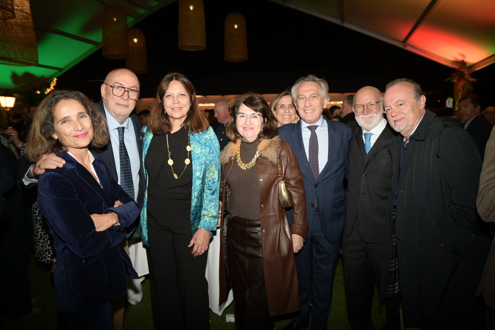 Cientos de asistentes dan la &#039;Bienvenida a la Navidad&#039; en la gala solidaria de Vectalia