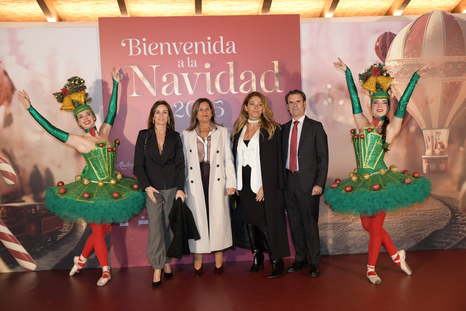 Cientos de asistentes dan la &#039;Bienvenida a la Navidad&#039; en la gala solidaria de Vectalia
