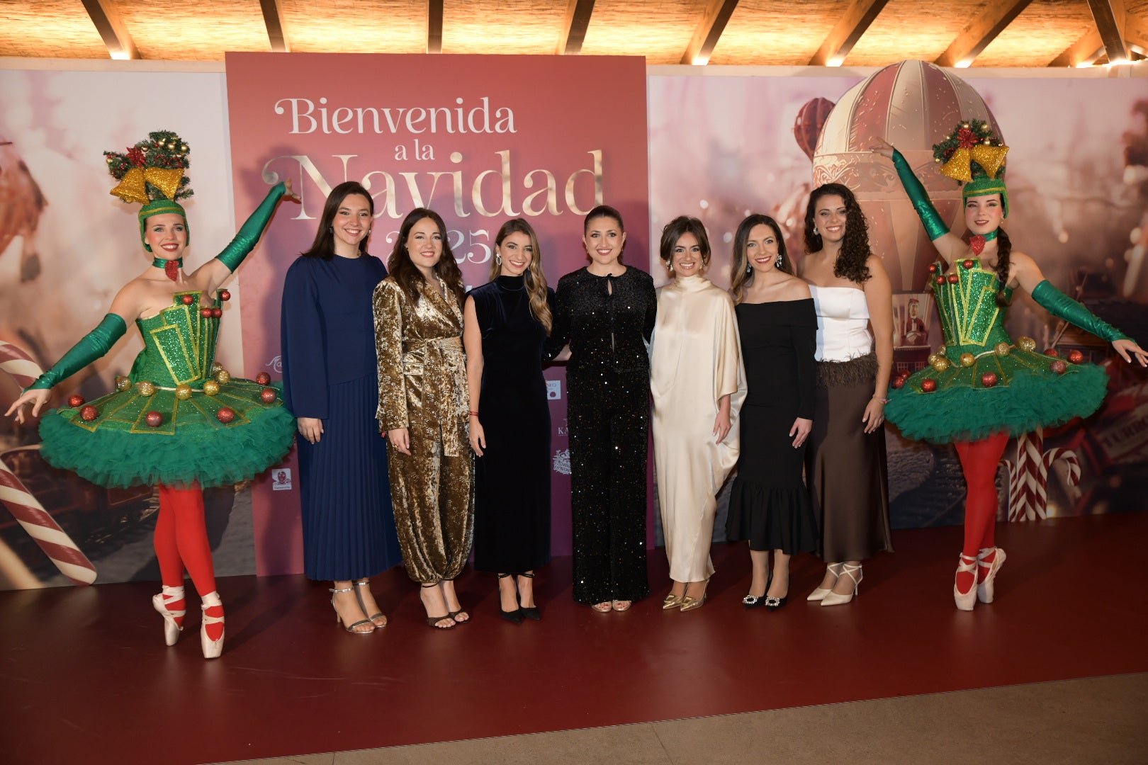 Cientos de asistentes dan la &#039;Bienvenida a la Navidad&#039; en la gala solidaria de Vectalia