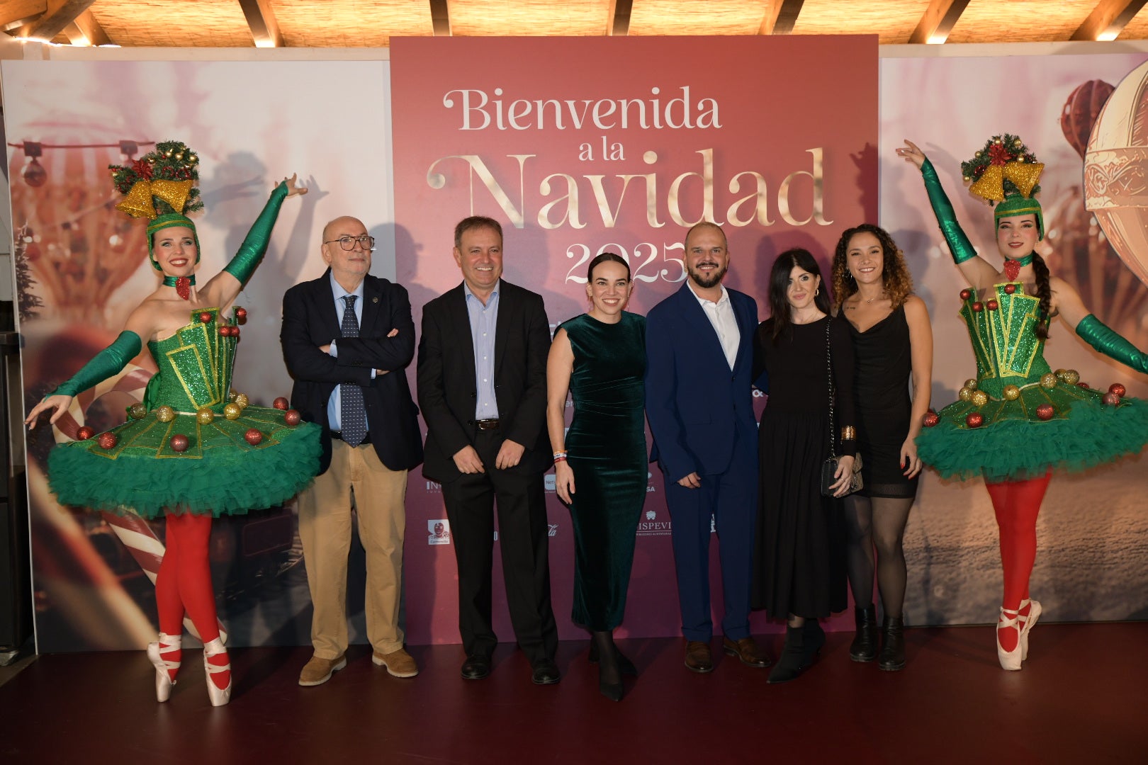 Cientos de asistentes dan la &#039;Bienvenida a la Navidad&#039; en la gala solidaria de Vectalia