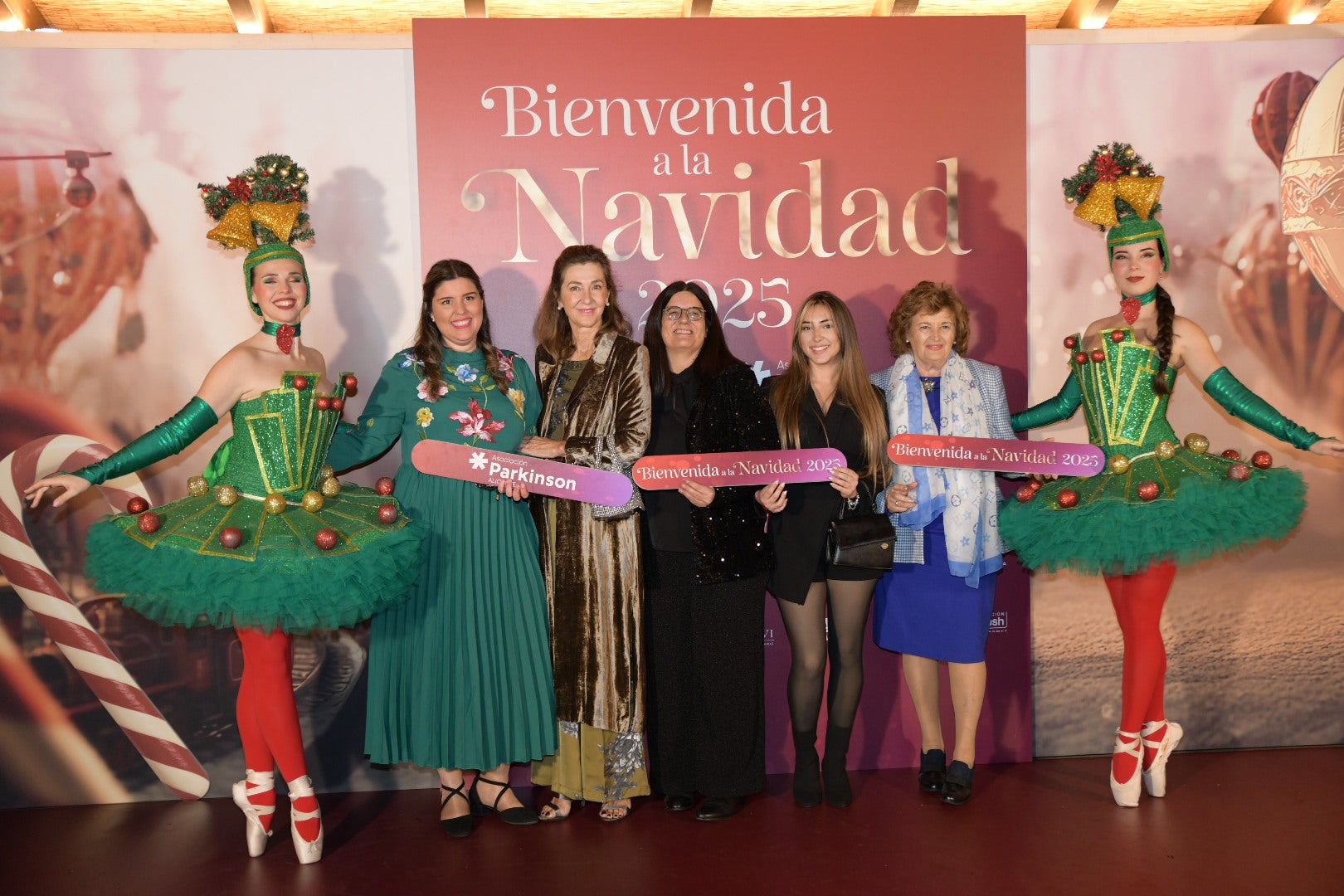 Cientos de asistentes dan la &#039;Bienvenida a la Navidad&#039; en la gala solidaria de Vectalia
