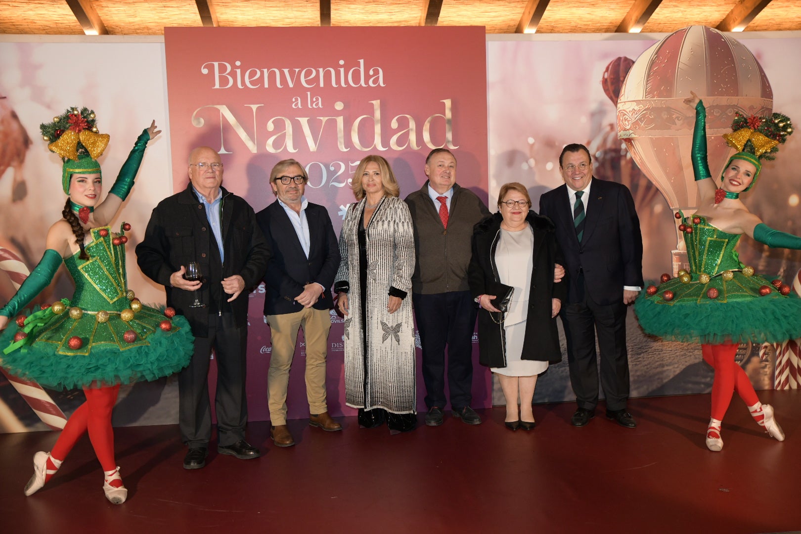 Cientos de asistentes dan la &#039;Bienvenida a la Navidad&#039; en la gala solidaria de Vectalia
