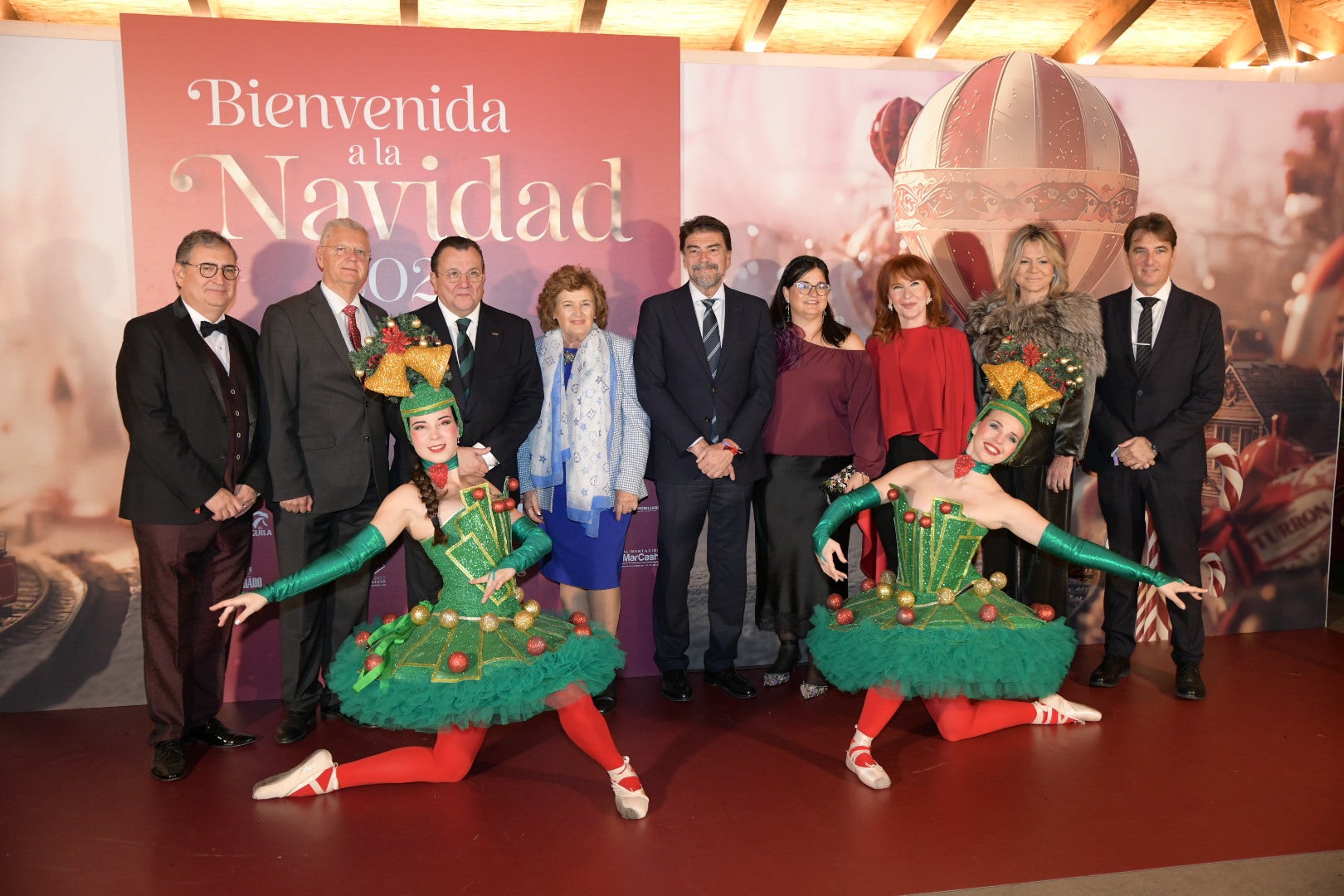 Cientos de asistentes dan la &#039;Bienvenida a la Navidad&#039; en la gala solidaria de Vectalia