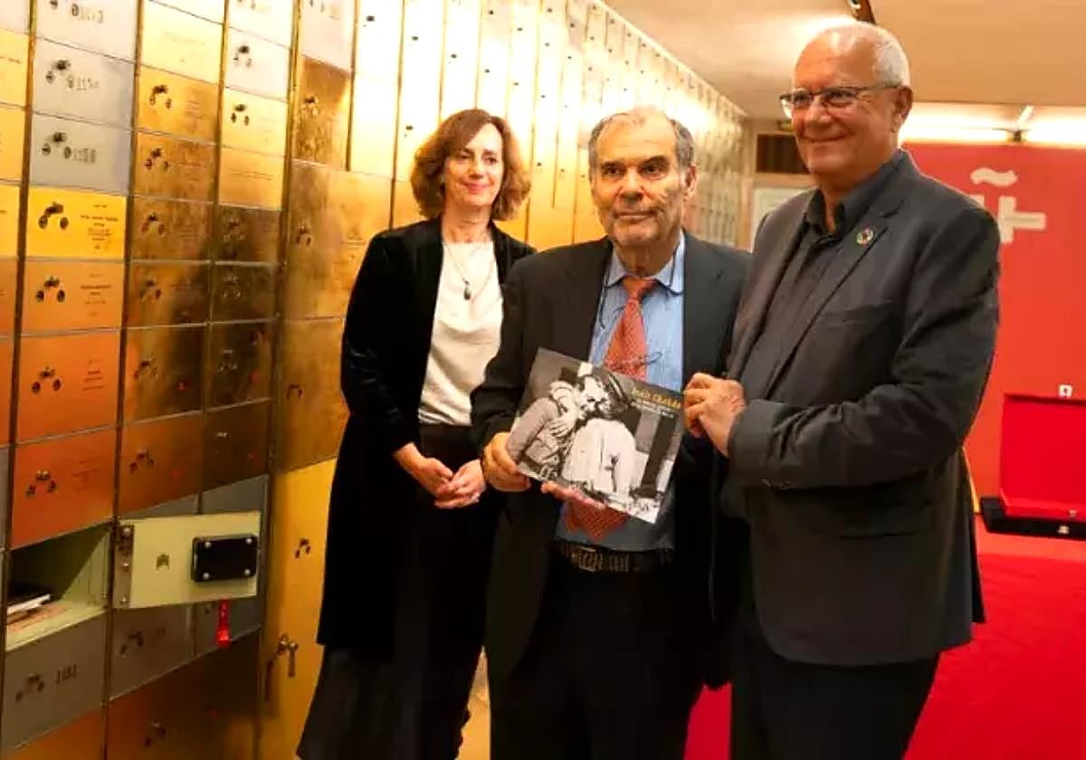 La Caja de las Letras del Cervantes recibe el legado de Juan Chabás.