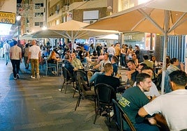 Terrazas en la calle Castaños.