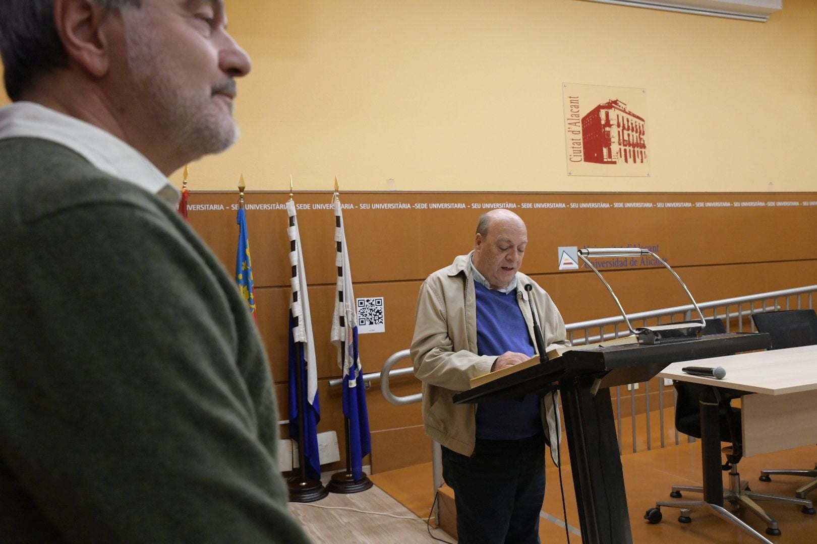 Alicante celebra el Día de la Constitución con una masiva lectura pública en la Sede Universitaria
