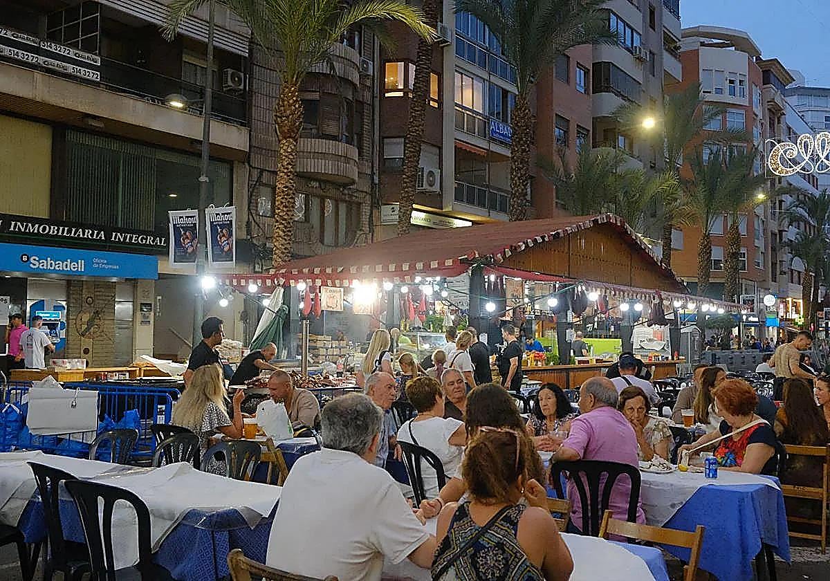 Bar-restaurant in the streets of Alicante during the past Bonfires.