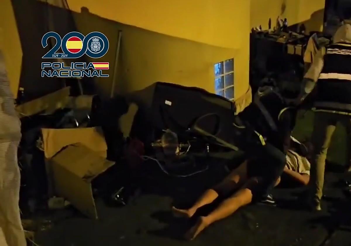 Desarticulan una trama que recomponía coches siniestrados por la dana de Valencia con piezas robadas en Alicante