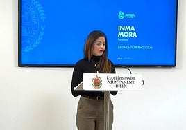 The local government spokesperson, Inma Mora, during the presentation of the commercial proposals and urban planning modifications approved by the Government Board.