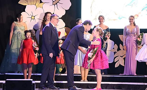 Momento de la coronación de Irene Martínez Seller.