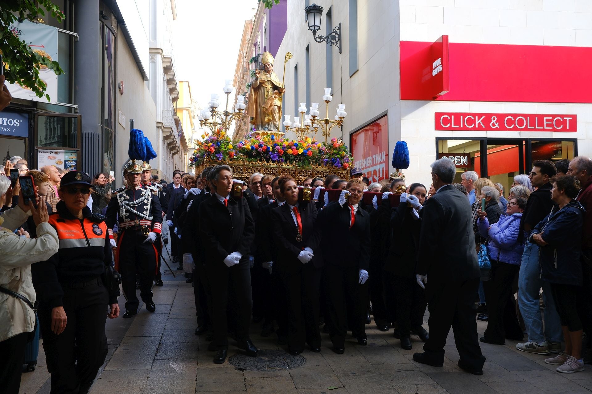 Alicante venera a su patrón San Nicolás