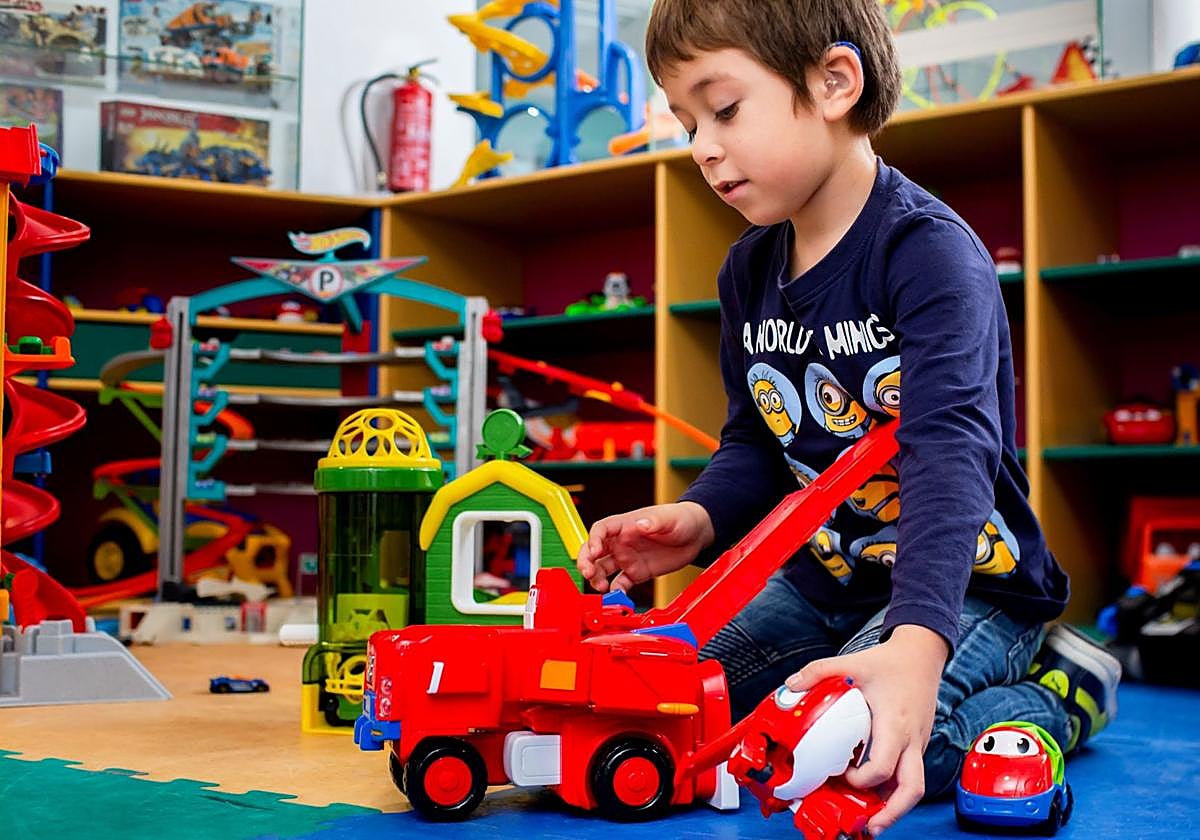 La nueva herramienta desarrollada por AIJU permite registrar información crítica del juguete mediante tecnología avanzada.