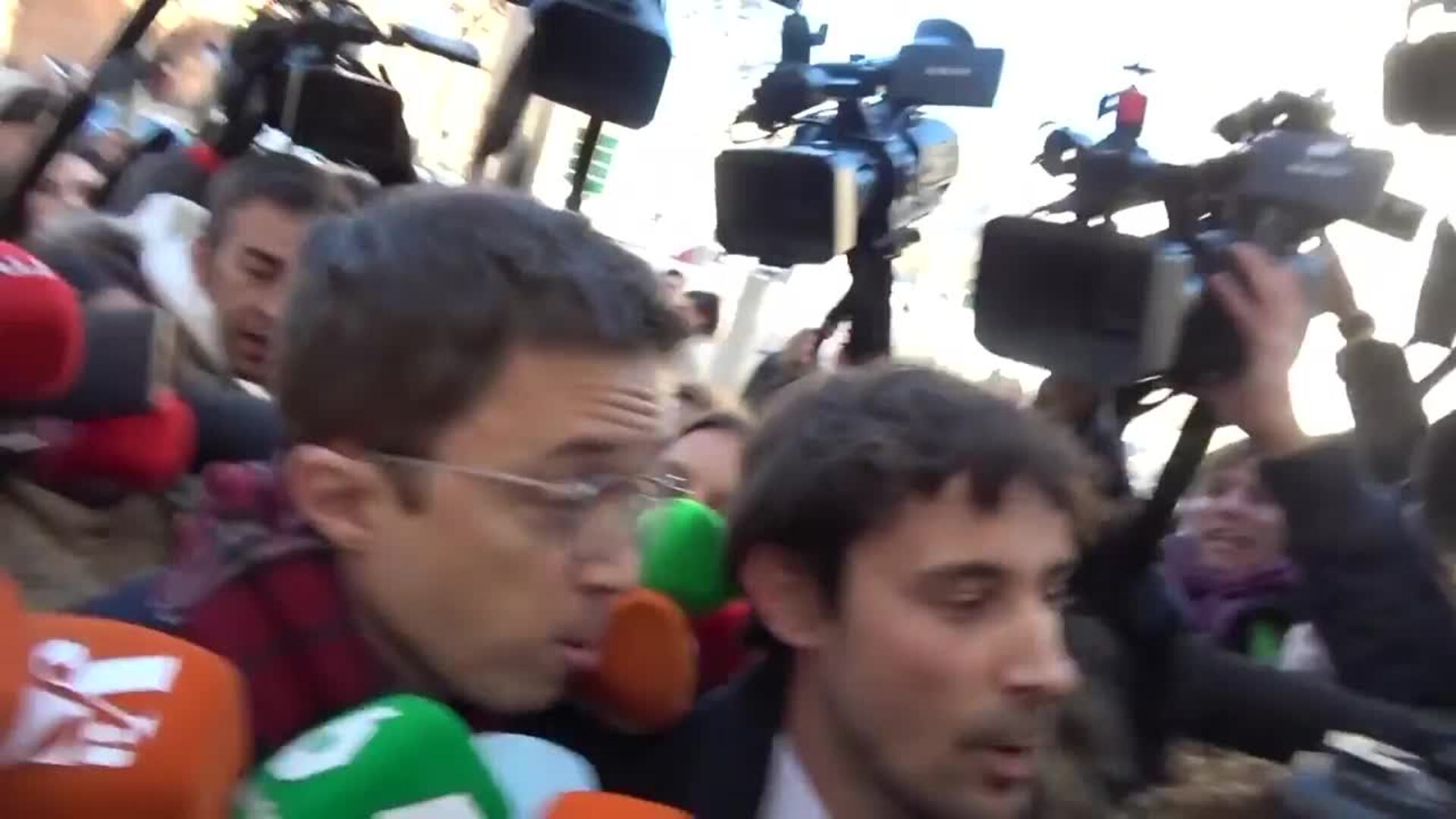Mouliaá entrega su teléfono al juez que investiga a Errejón y acusa al político por no acudir