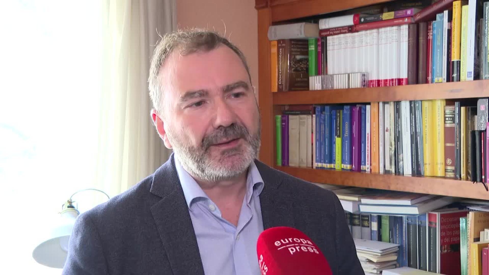 El Cónclave podría elegir a un Papa no favorito si se prolonga hasta el lunes, según un experto