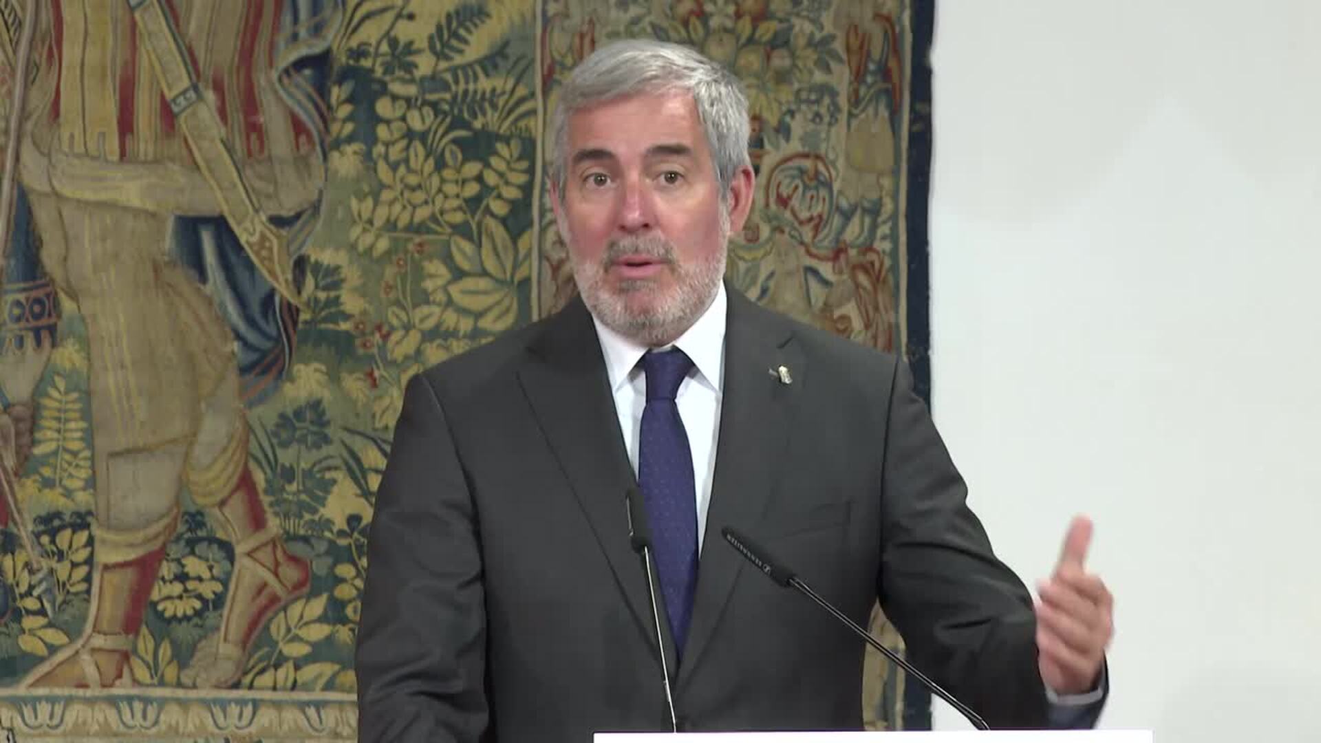Clavijo ve "una buena noticia" que Sánchez quiera presentar los PGE