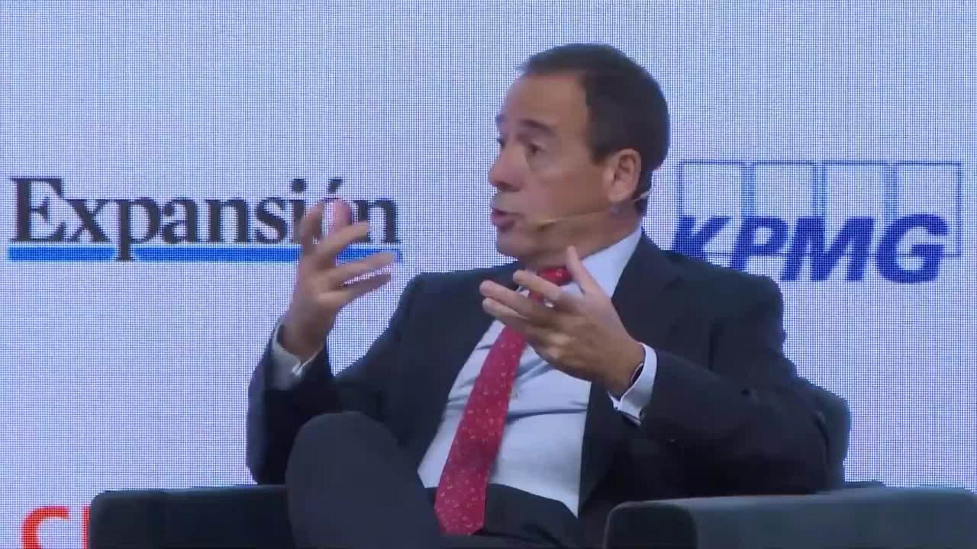 CaixaBank pide una reflexión sobre la Ley de Defensa de la Competencia