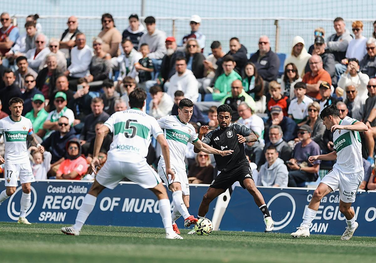El Elche CF se impone al Aston Villa (2-1) con un gol sobre la bocina ...