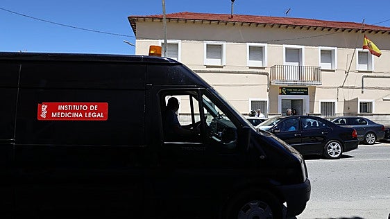 Investigan como posible violencia de género la muerte de un guardia civil, su mujer y su hijo en el cuartel de Dolores