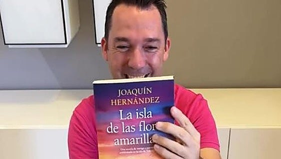 La Tabarca que unos sueñan con habitar y otros con abandonar salta a las librerías