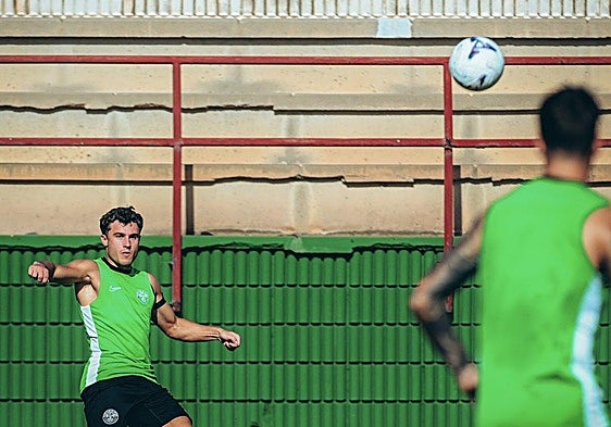 El Elche afina su puesta a punto ante el Athletic con la plantilla casi al completo