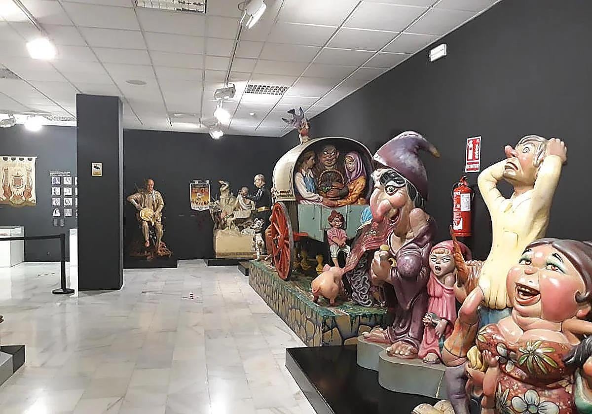 El Museo de Hogueras reabre a medias y espera al seguro para reparar la cúpula y los ninots dañados por la dana