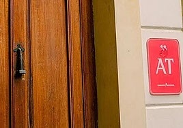 Entrance to tourist accommodation in Alicante.