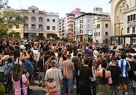 Alicante sale a calle contra el Gobierno tras el desahucio de Maricarmen