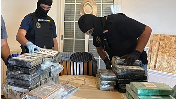 Vigilancia Aduanera confisca 84 kilos de cocaína en una operación con dos detenidos en Alicante