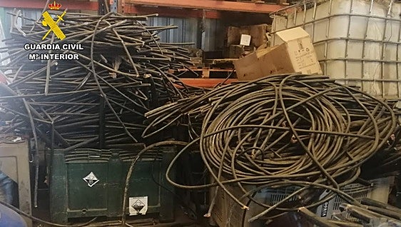 Desaparecen 25 toneladas de cable de una empresa de telefonía de Jávea: la Guardia Civil investiga a dos empleados de subcontratas
