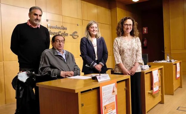 Jaime Caballero (Federación del Voluntariado), Félix Fyertes (Cermi-La Rioja), Silvia Andrés (Plataforma contra la Pobreza y Exclusión Social) y Belén González (delegada territorial de la ONCE). 