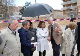 La ministra Raquel Sánchez ha visitado las obras del soterramiento antes de conocer las intervenciones en La Rioja Baja y Navarra.